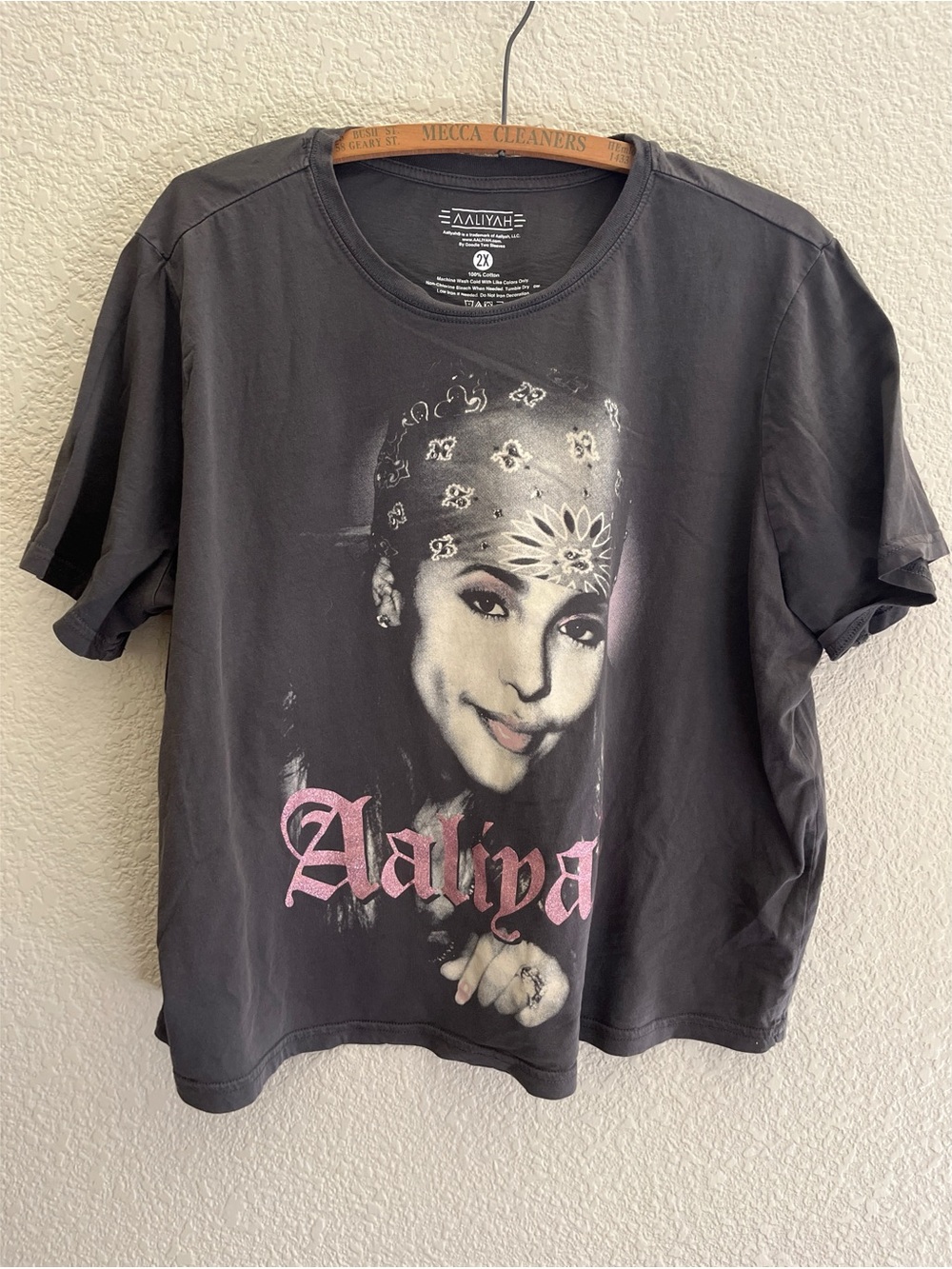 Aaliyah Glitter Graphic Tee Women’s Size 2X